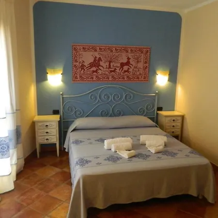 住宿加早餐酒店 里尔普里莫索尔住宿加早餐酒店 卡斯特尔萨多