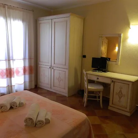 里尔普里莫索尔住宿加早餐酒店 卡斯特尔萨多