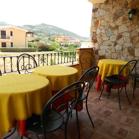 里尔普里莫索尔住宿加早餐酒店 3* 卡斯特尔萨多